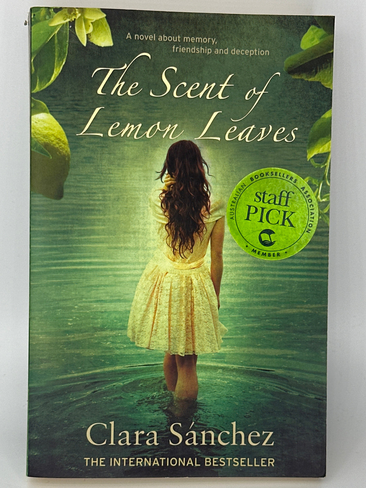 Clara Sanchez The Scent of Lemon Leaves actual front cover used books