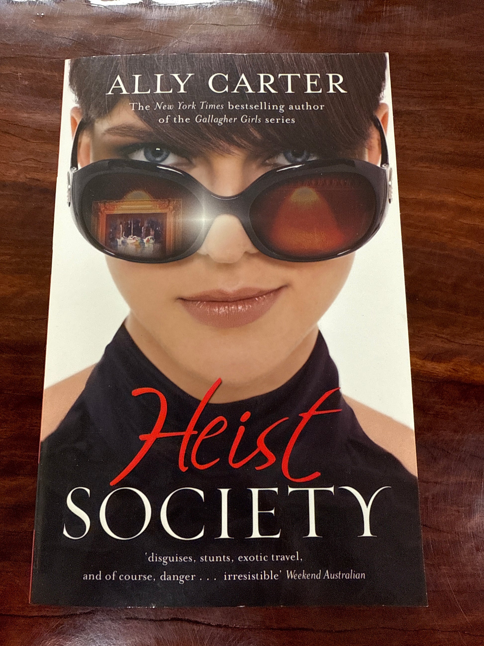 Heist Society (Book1)