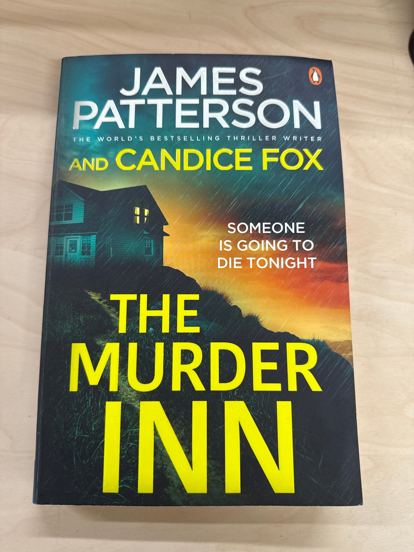 The Murder Inn (Bill Robinson #2)