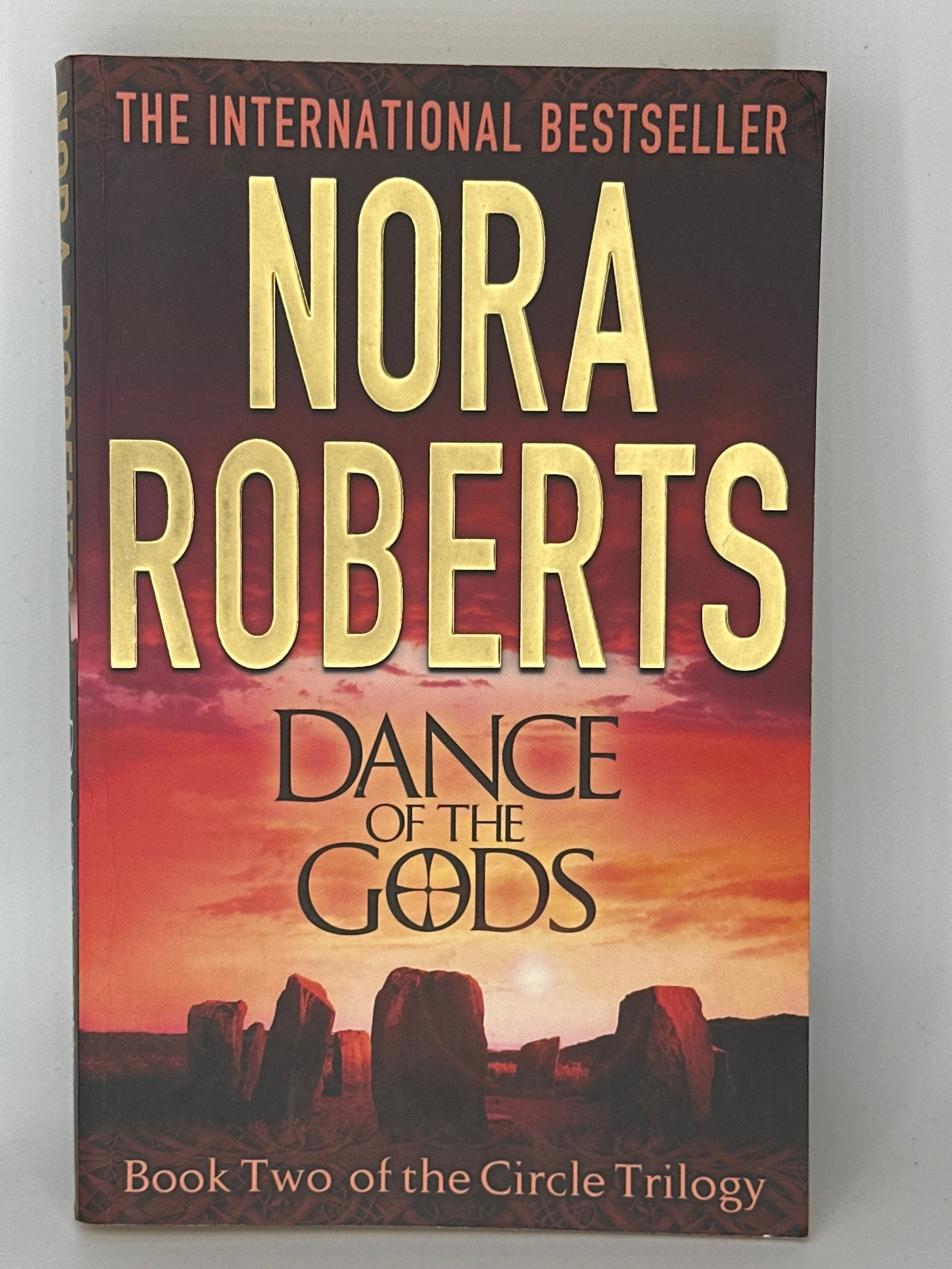 Nora Roberts Dance Of The Gods: Number 2 in series (Circle Trilogy) actual front cover image