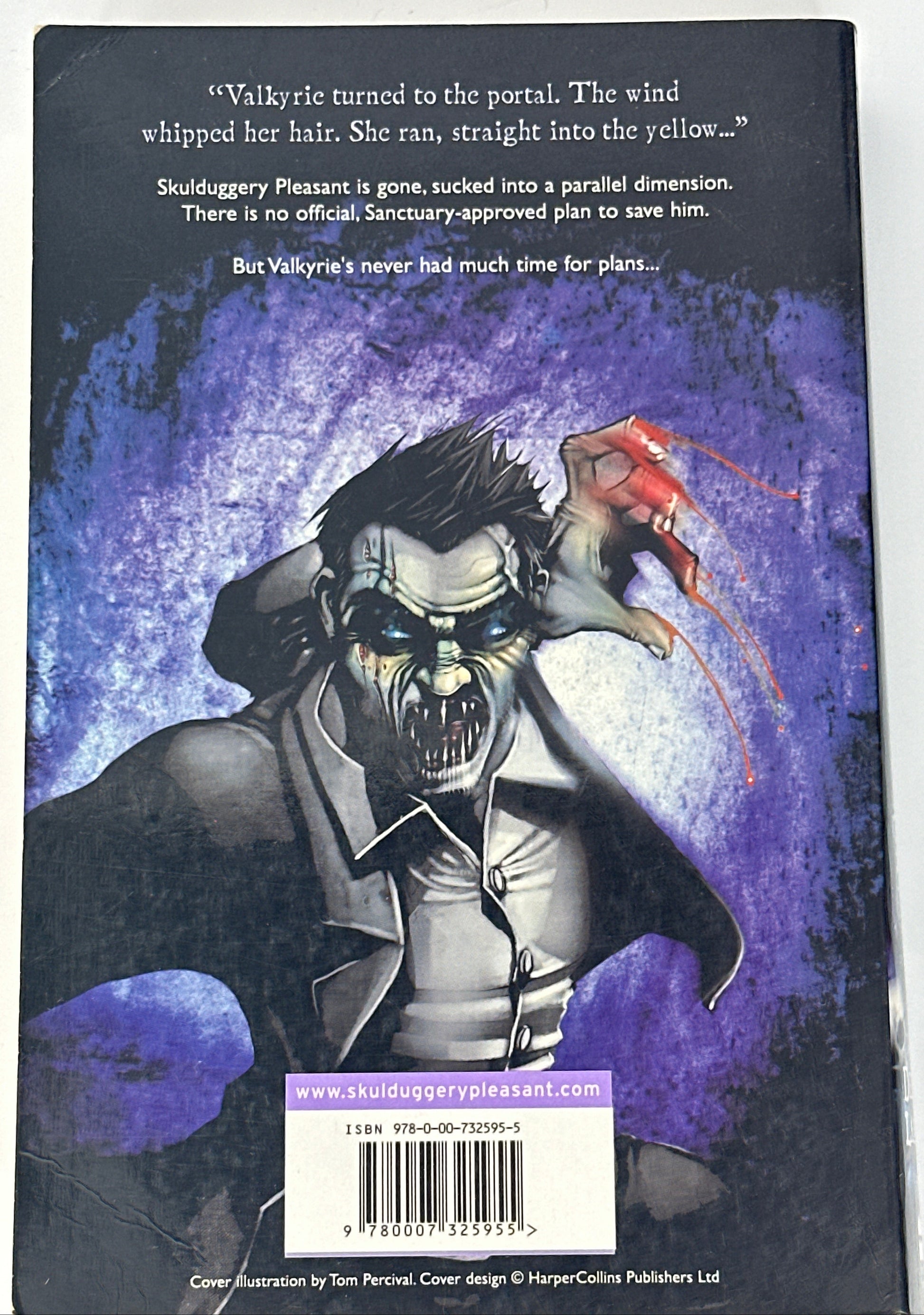 Derek Landy Dark Days (Skulduggery Pleasant, #4) back cover image