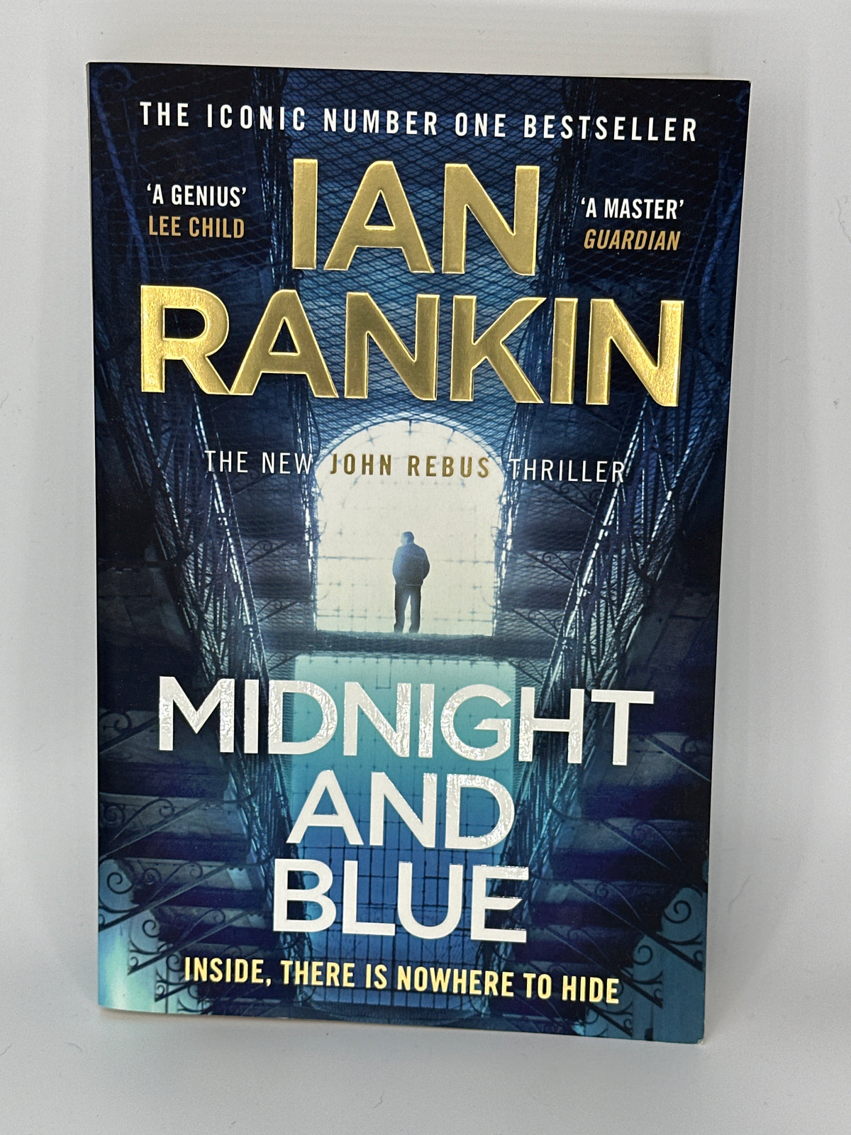 Midnight and Blue (Inspector Rebus #25)