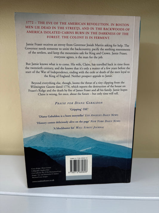 A Breath Of Snow And Ashes (Outlander #6)