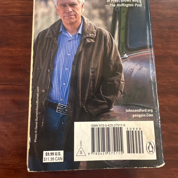 John Sandford Field of Prey back  cover