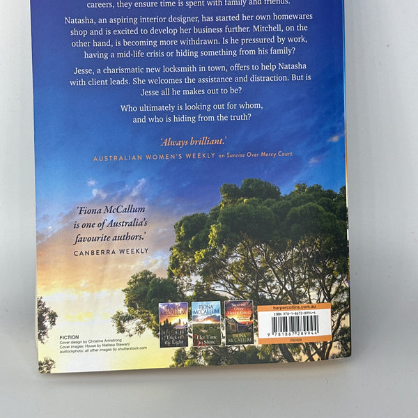 Fiona McCallum Looking Out actual back cover used books