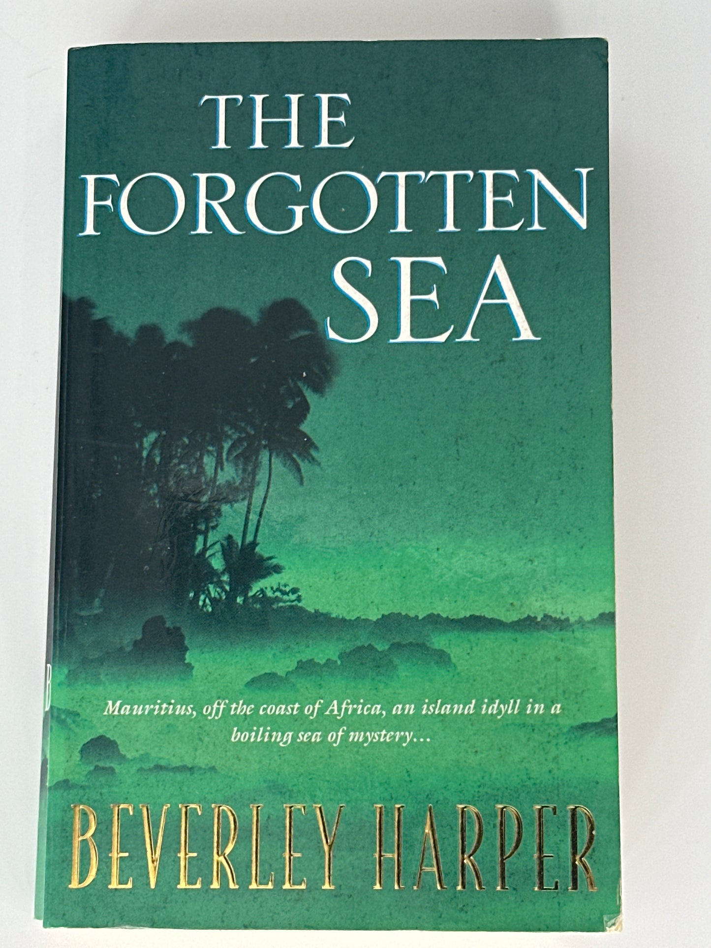 Beverley Harper Fogotten Sea front cover image