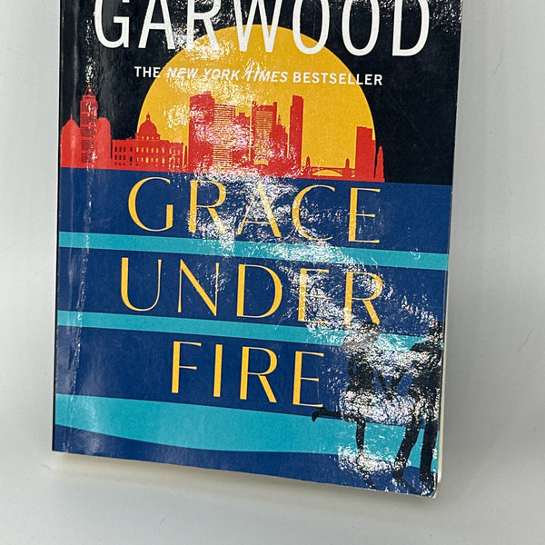 Julie Garwood Grace Under Fire actual front cover used books