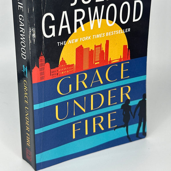 Julie Garwood Grace Under Fire actual spine used books