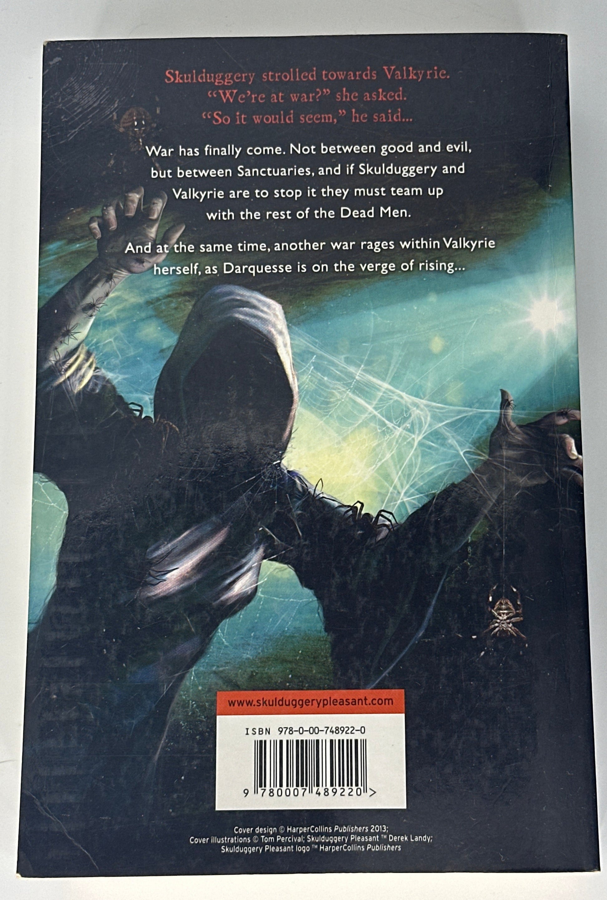 Derek Landy Skulduggery Pleasant Last Stand of Dead Men back cover image