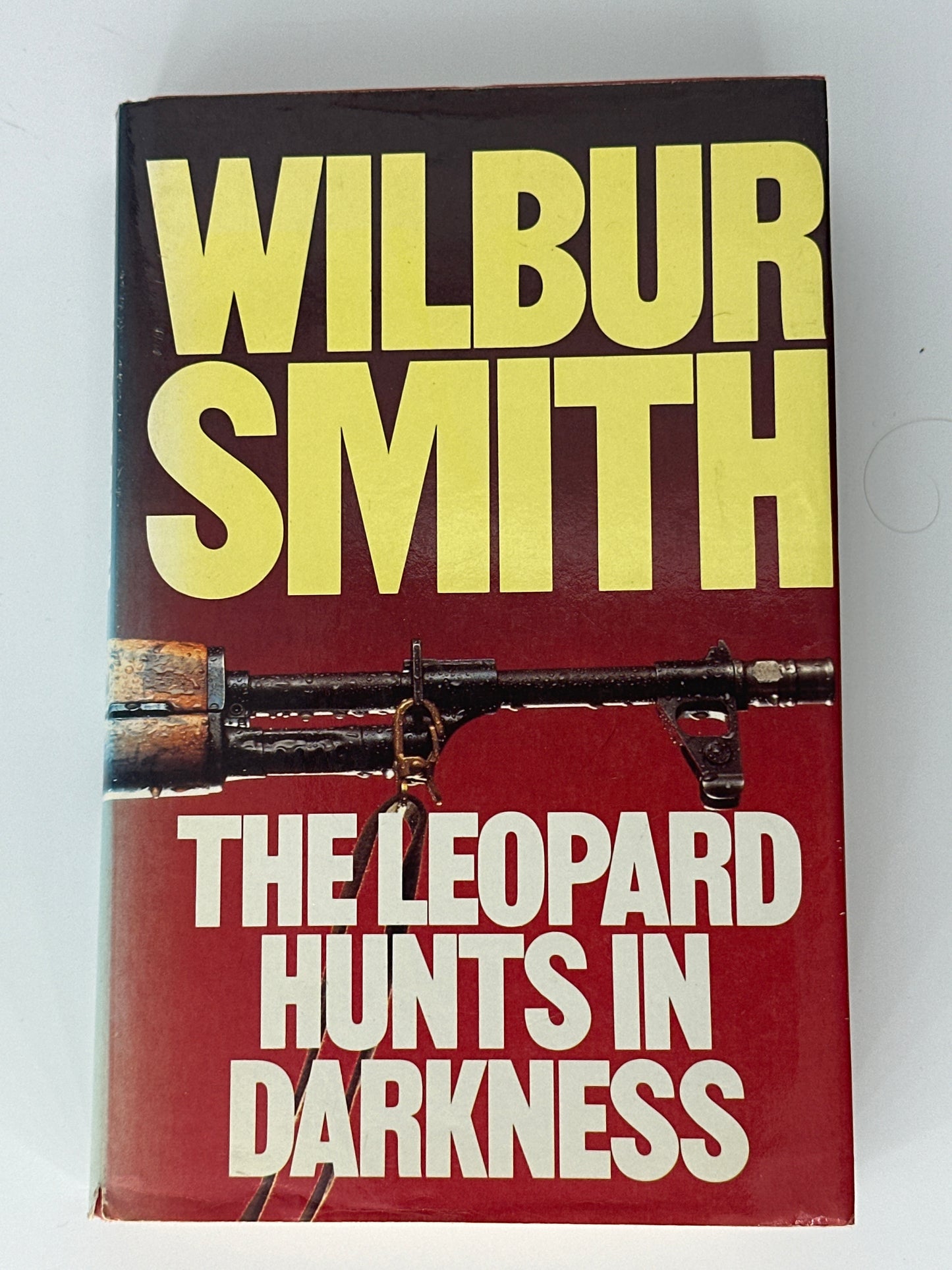 Wilbur Smith Leopard Hunts in Darkness front cover image