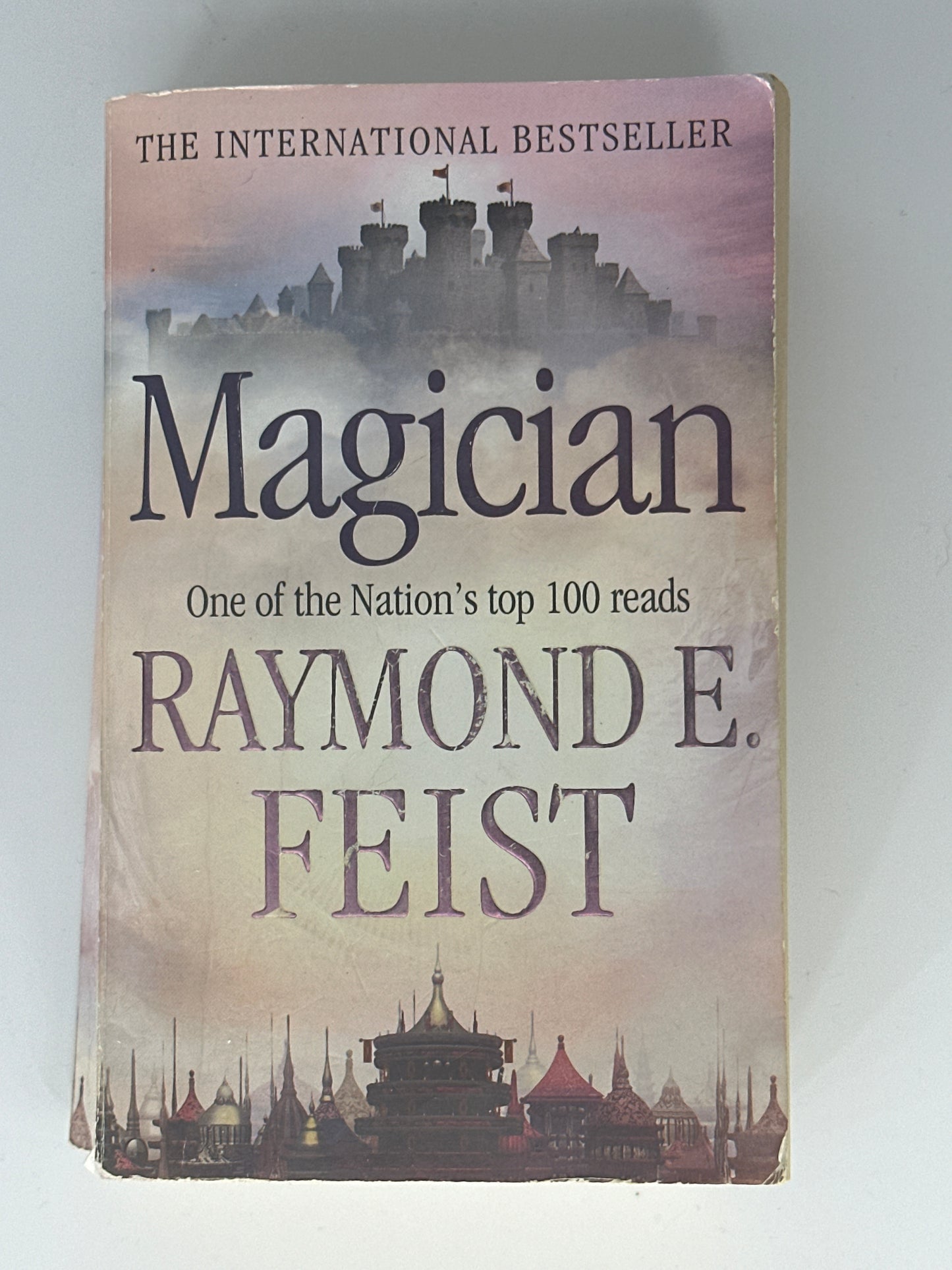 Raymong Feist Magician front cover image