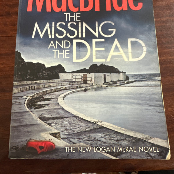 Stuart MacBride Missing and Dead front cover