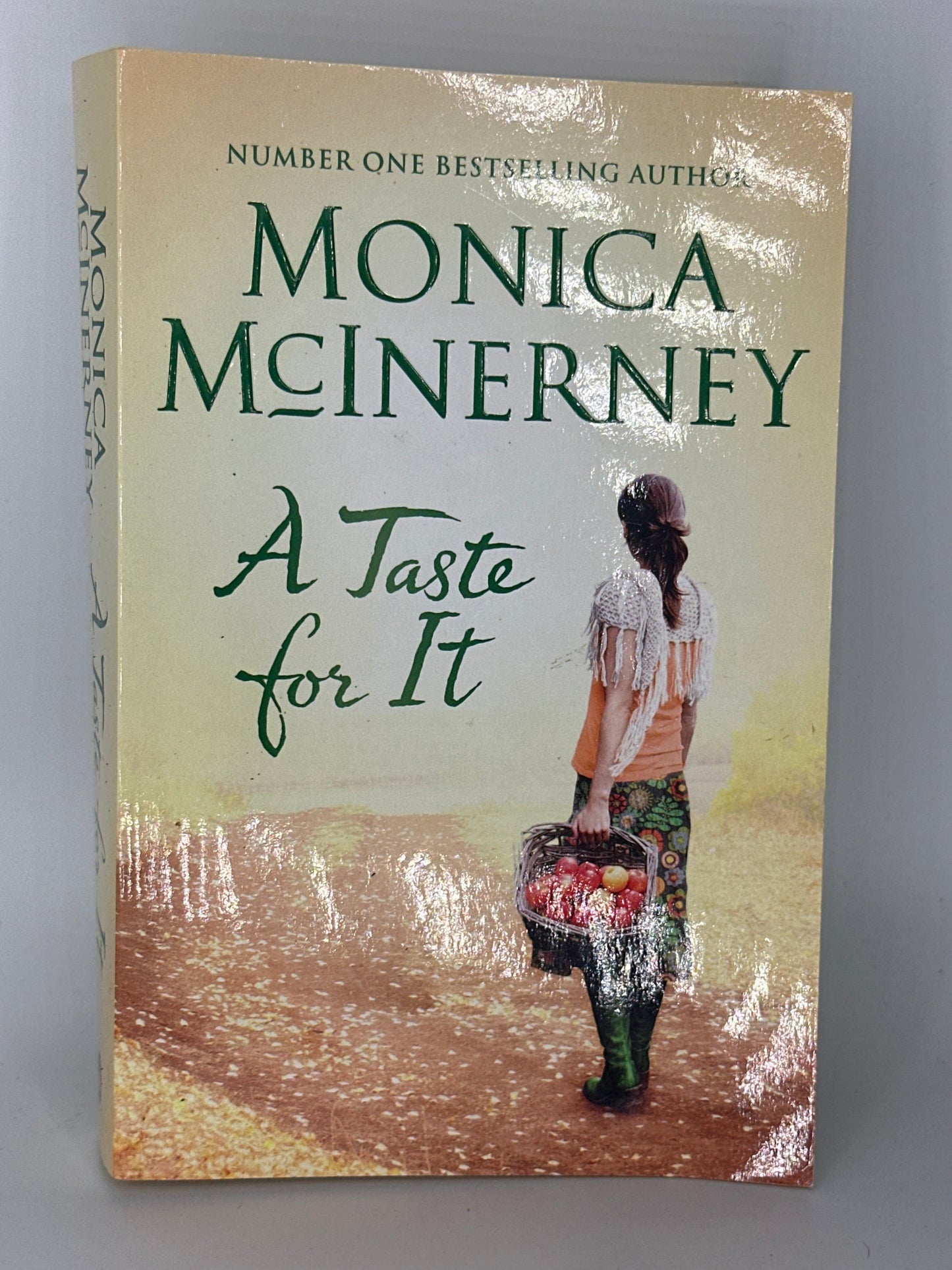 Monica McInerney A Taste for It actual front cover used books