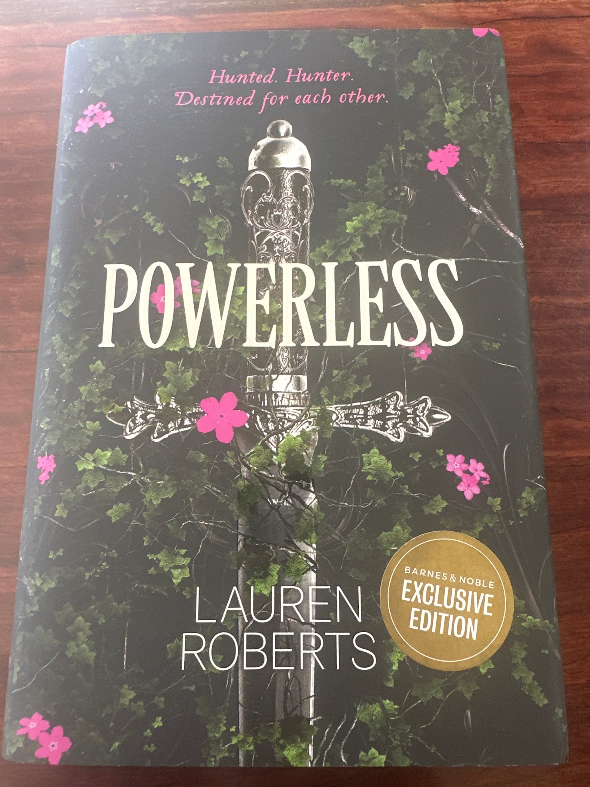 Lauren Roberts Powerless (The Powerless Trilogy Book1) (Barnes & Noble Exclusive Hardcover) front cover image