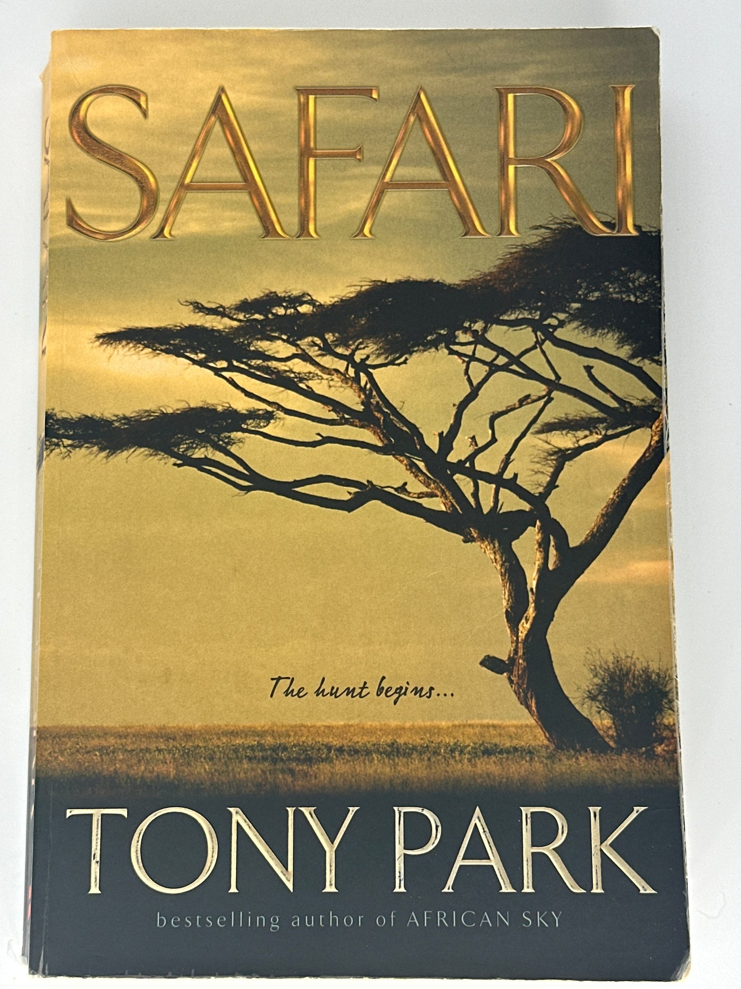 Tony Park Safari the hunt begins front cover image