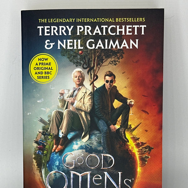 Terry Pratchett & Neil Gaiman Good Omens actual front cover used books