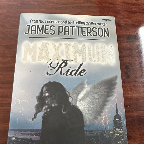 James Patterson The Angel Experiment (Maximum Ride, Book 1) front cover image