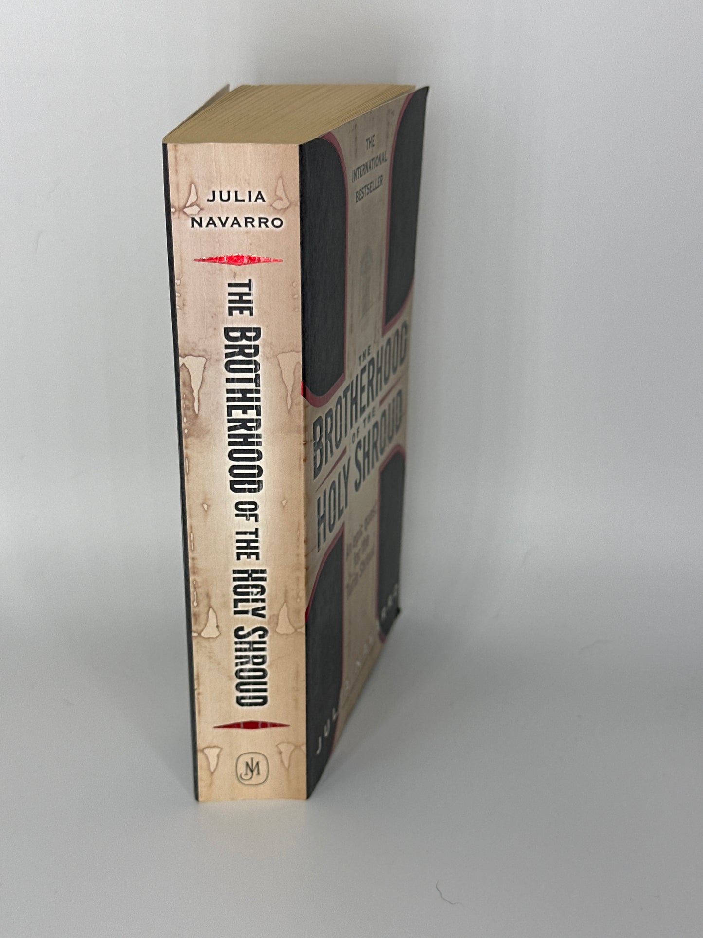 The Brotherhood of the Holy Shroud Julia Navarro side cover used book