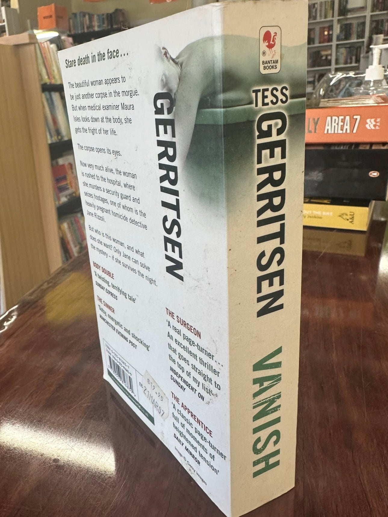 Tess Gerritsen Vanish back cover